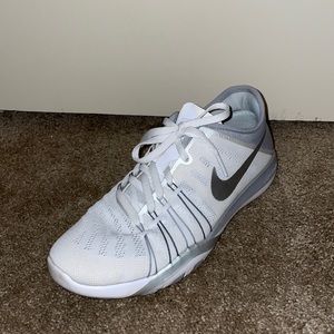 Nike Women’s Tennis shoe